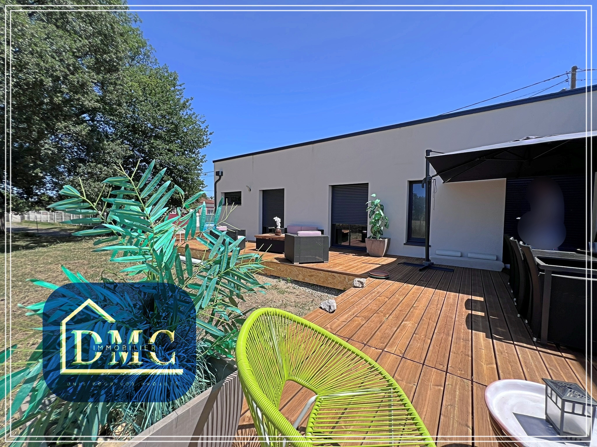 Maison contemporaine T4   133 m2   Prestations de qualité sur grand terrain